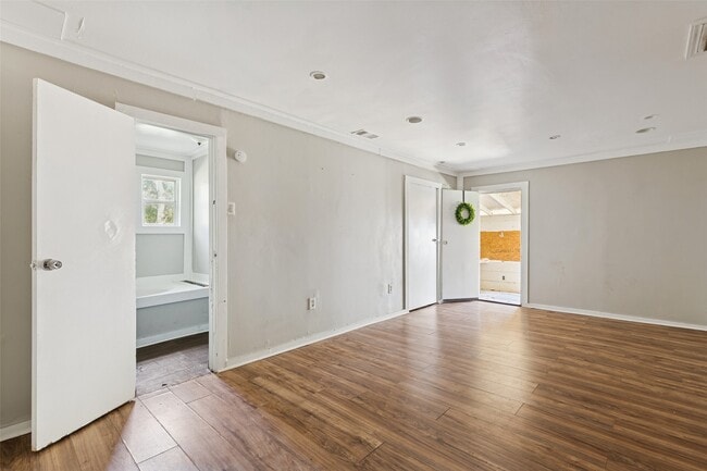 Building Photo - 111 Lazy Trail