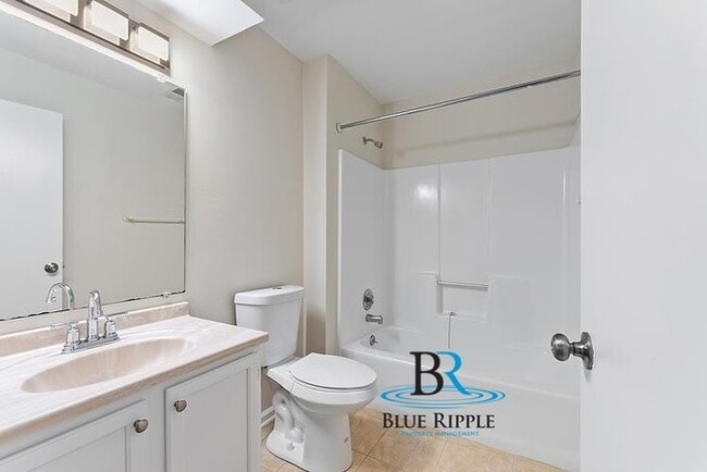 Building Photo - Spacious 3BR/2Bth Prime Smyrna Location on Dead End Street! Move in Special