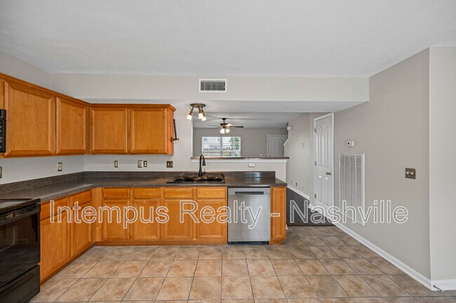 Building Photo - 415 Shoshone Pl