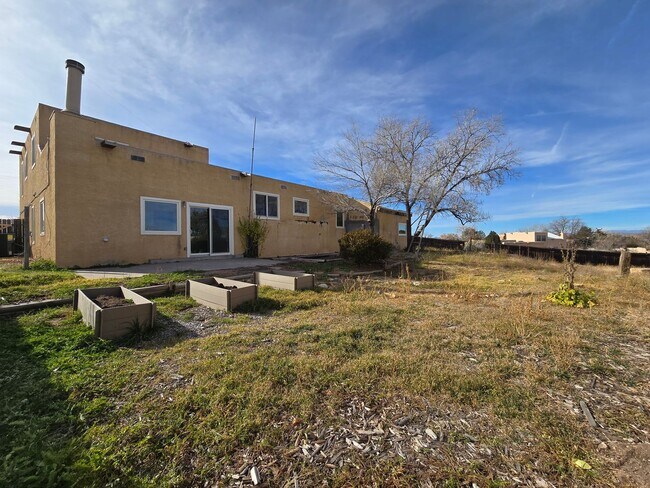 Building Photo - 2984 Corte Ojo De Agua