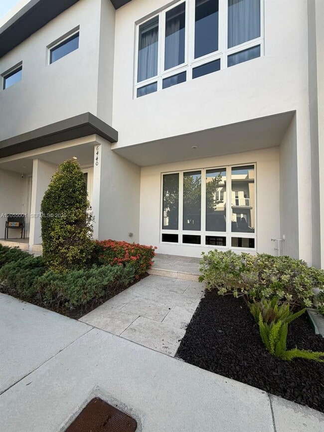 Building Photo - 6440 NW 103rd Psge