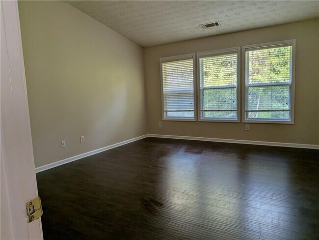 Building Photo - 4624 Windale Dr NW