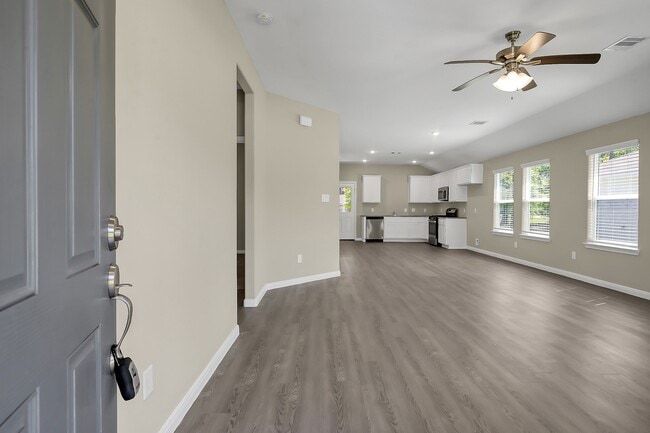 Building Photo - 811 Jefferson Ave