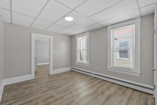 Building Photo - 140 Bailey St