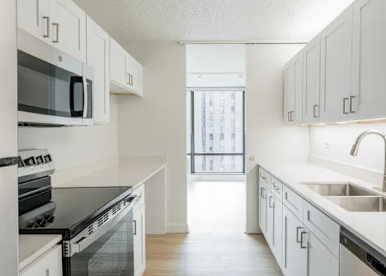 Building Photo - 222 N Columbus Dr