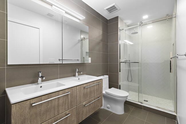 Building Photo - 202 Merseles St