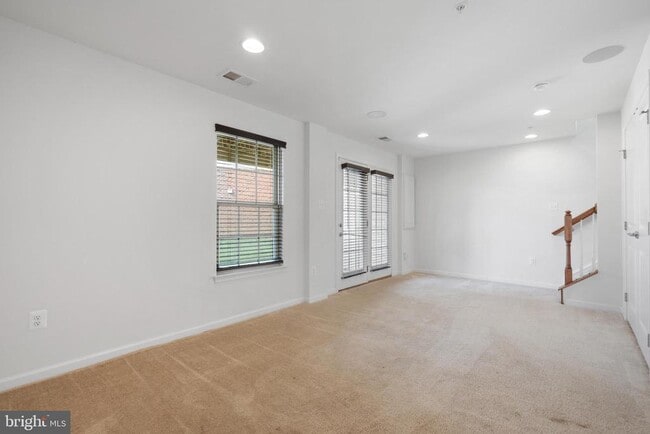 Building Photo - 6252 Alexa St