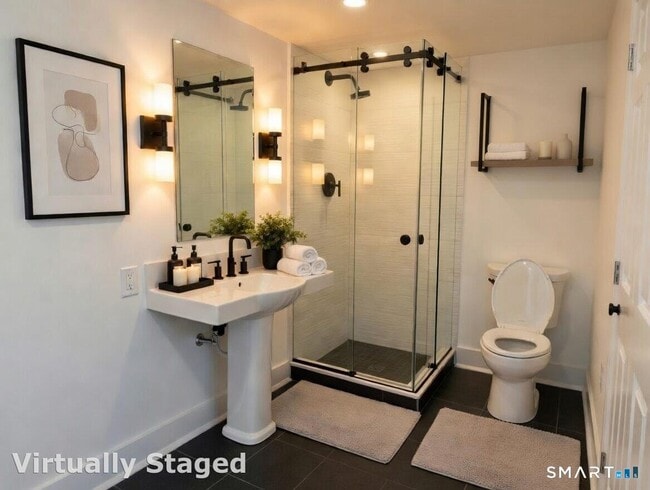 Building Photo - 25 Forest St