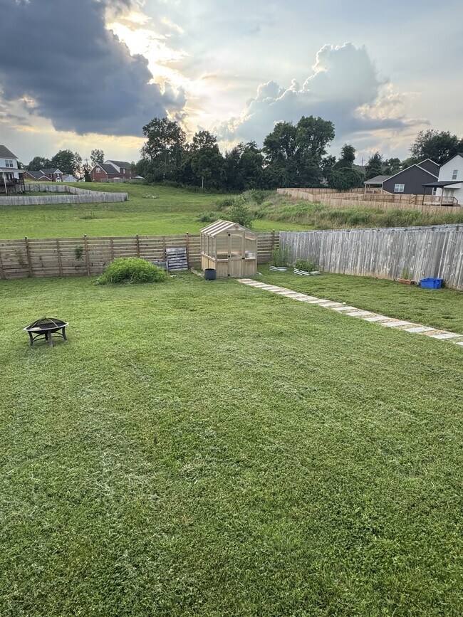 Building Photo - 1360 Harmon Ln