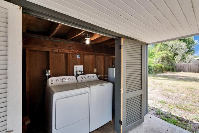 Building Photo - 802 W Russell Dr