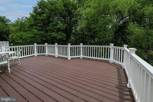 Building Photo - 1156 Regal Oak Dr