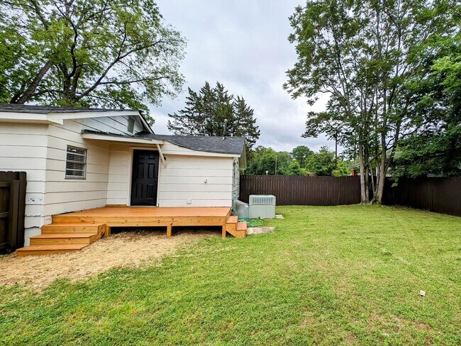 Building Photo - 520 48th St S