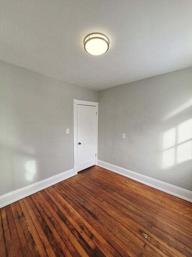 Building Photo - 3115 4th Ave