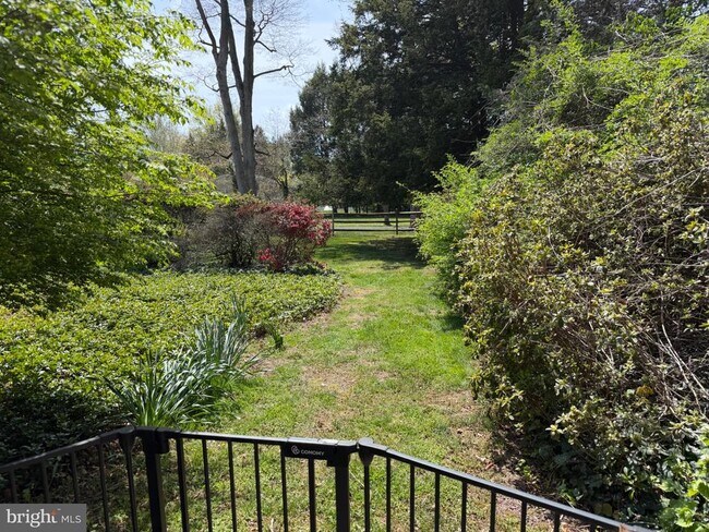 Building Photo - 74 Black Rock Rd