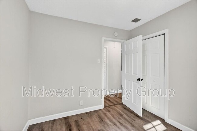 Building Photo - 7348 Lynn Ave