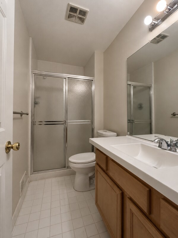 Building Photo - 25936 Franklin Pointe Dr