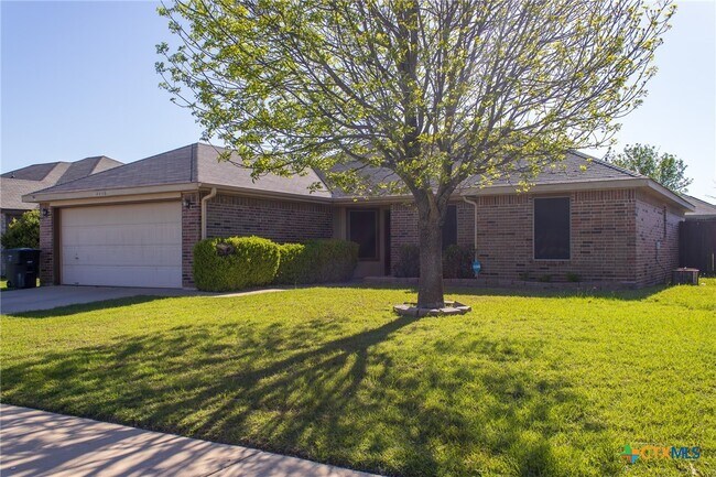 Building Photo - 4406 Bowles Dr