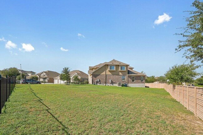 Building Photo - 1136 Almeria Bend