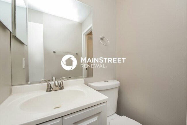 Building Photo - 3 Bedroom Pet-Friendly Home in St. Cloud, FL with Main Street Renewal