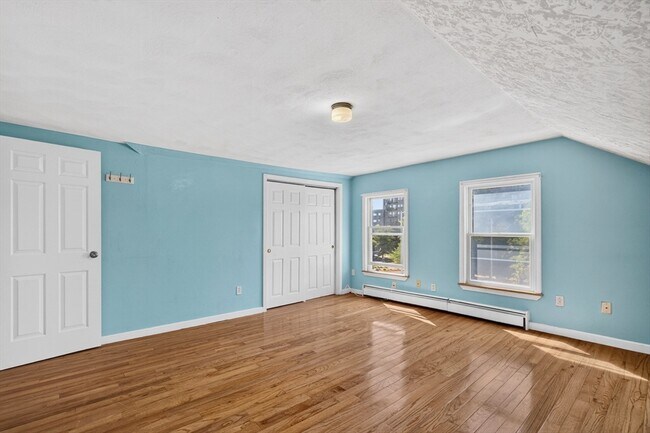 Building Photo - 57 Linden Ave