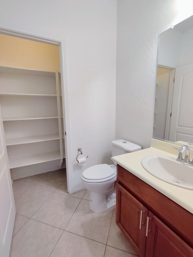 Building Photo - 10095 Lady Apple Dr