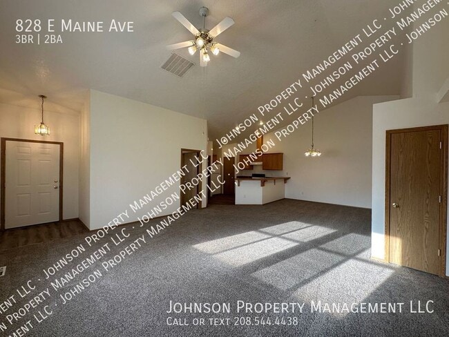 Building Photo - 828 E Maine Ave