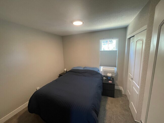 Building Photo - 1733 E 35th Ave