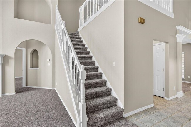 Building Photo - 7414 Lake Micala Dr