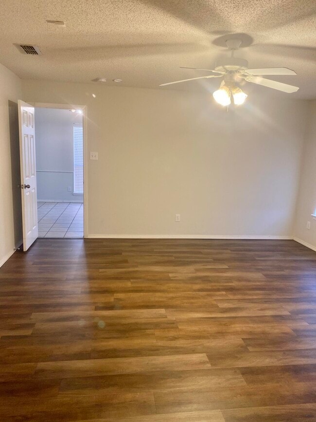 Building Photo - 508 N Juneau Ave