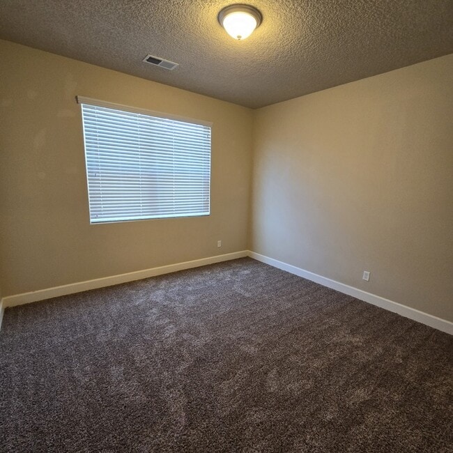 Building Photo - 8600 Chilte Pine Rd NW