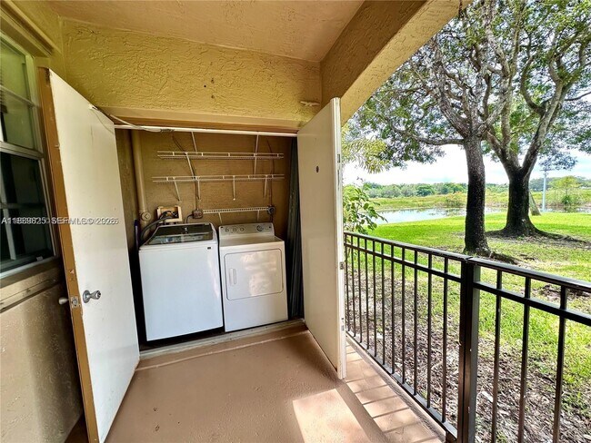 Building Photo - 231 SW 116th Ave