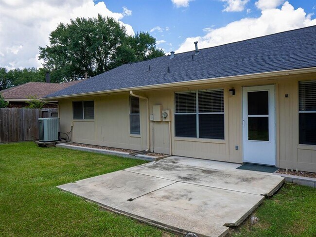 Building Photo - 19627 Westbridge Ln