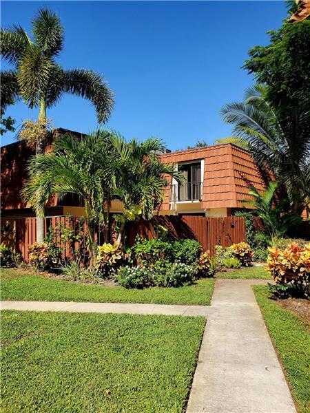 Primary Photo - 1765 San Jose Dr