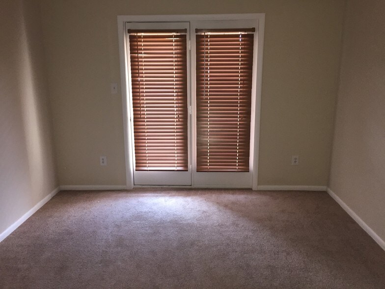 Building Photo - 87 Yellowwood Ct