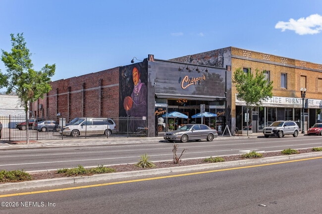 Building Photo - 1627 E 9th St