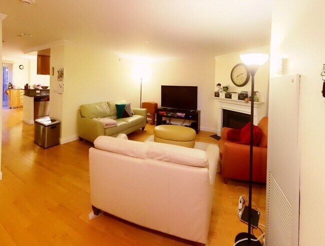 Building Photo - 2 St Paul St