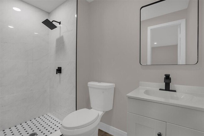 Building Photo - 518 Lavon Dr