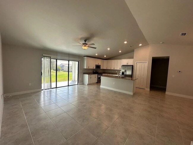 Building Photo - 2717 28th St SW