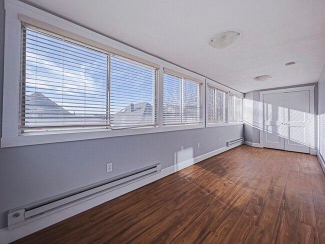 Building Photo - 8 Putnam Rd