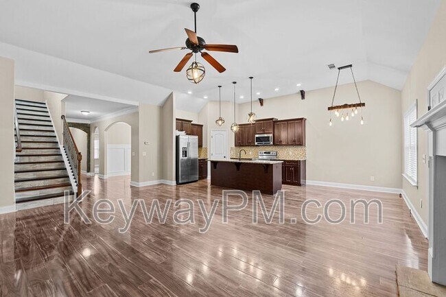 Building Photo - 716 Herrington Dr