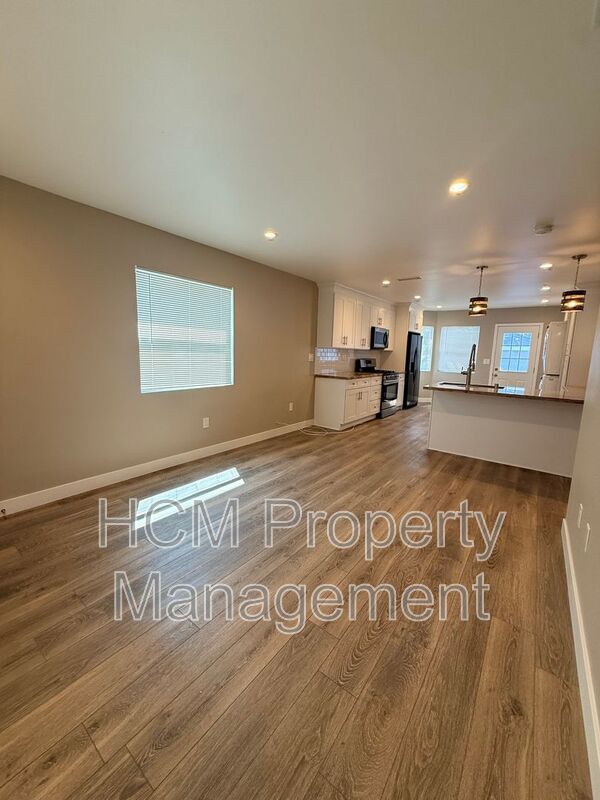 Building Photo - 874-876 North Orange St