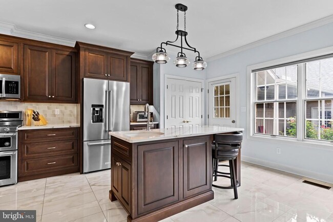 Building Photo - 543 Bridgeview Dr