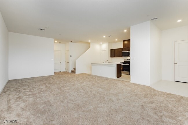 Building Photo - 2768 V. Napoli