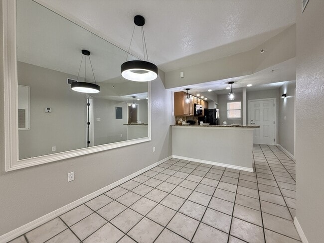 Building Photo - 2954 Sadina St