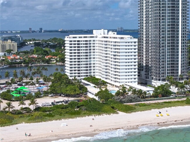 Building Photo - 4747 Collins Ave