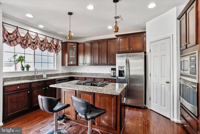 Building Photo - 301 Fontana Cir