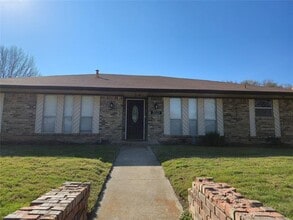 Building Photo - 2021 Aliso Rd