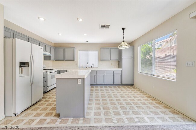 Building Photo - 9888 Sparrow Ridge Ave