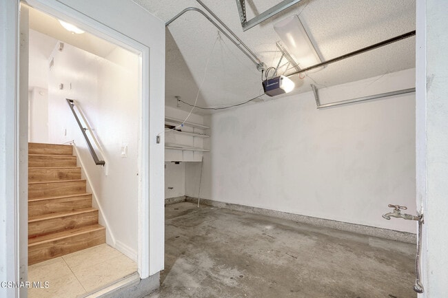 Building Photo - 1372 Ramona Dr