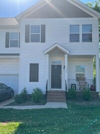 Building Photo - Luxury Living